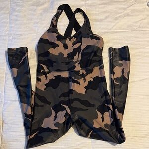 Noli Camouflage Activewear Set